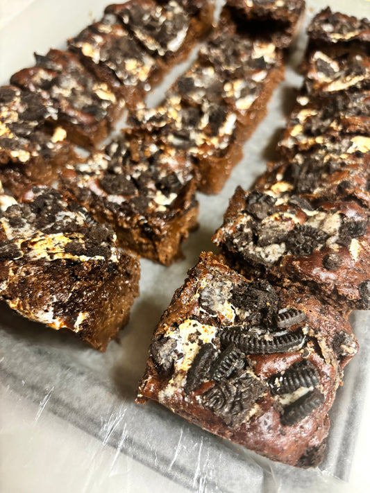 155 Calorie Cookies n Cream Protein Brownie